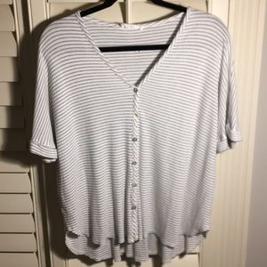 American Threads Flowy Top
